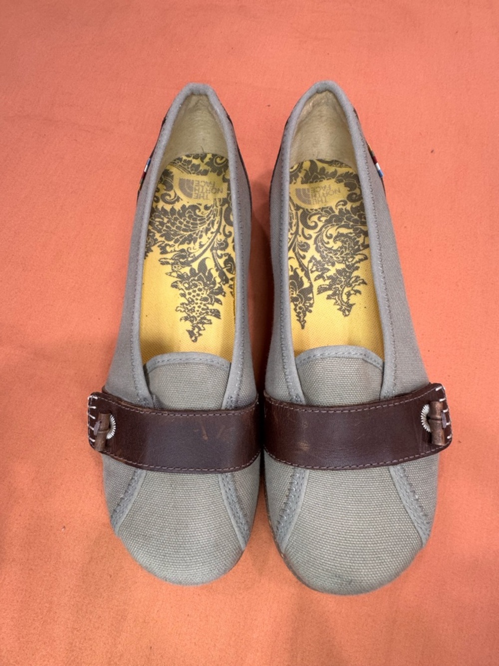 The North Face Women Slip On Flats Size 7.5 Canvas Leather Casual Comfort Shoes